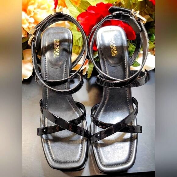 Michael Kors Paola Faux Patent Leather Sandal with dustbag - Picture 9 of 9